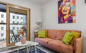 Lumina Luxury Apartments In Mennica Residence
